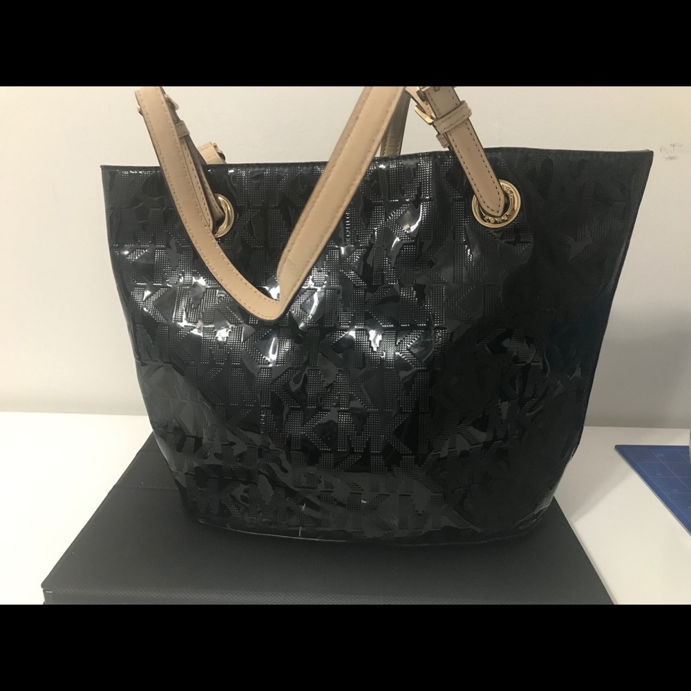 Purse - Picture 2 of 2